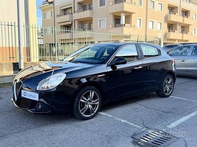 Usata Alfa Romeo Giulietta Distinctive 105 CV (77 kW) 2014 Nero Utilitaria