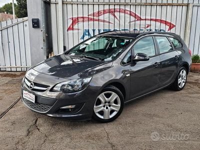Usata Opel Astra 140 CV (102 kW) 2016 Grigio Station wagon
