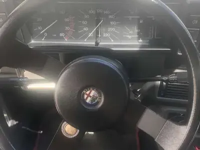 Usata Alfa Romeo 75 110 CV (80 kW) 1987 Grigio Berlina