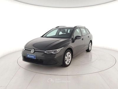 Usata VW Golf VIII Life 131 CV (96 kW) 2021 Grigio metallizzato Station wagon