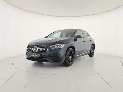 Usata Mercedes GLA200 Premium 150 CV (110 kW) 2023 Blu/azzurro SUV