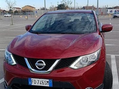 Usata Nissan Qashqai 131 CV (96 kW) 2016 Rosso SUV