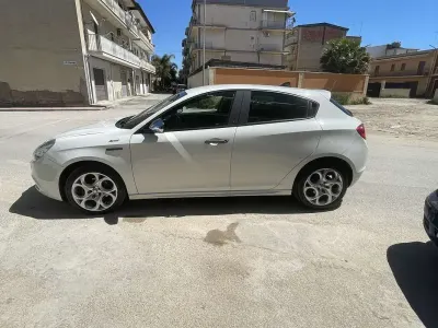 Käytetty Alfa Romeo Giulietta Sprint 120 HP (88 kW) 2016 Viistoperä