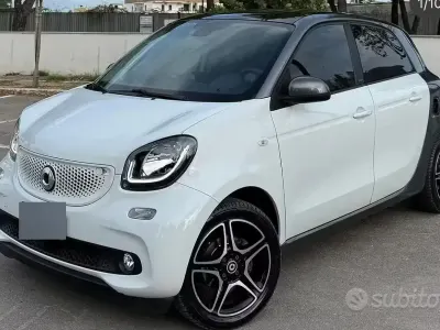 Usata Smart ForFour 90 CV (66 kW) 2018 Bianco Utilitaria
