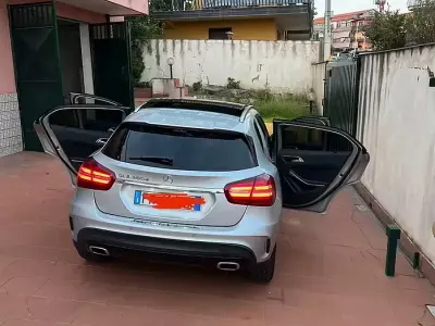 Usata Mercedes GLA200 Premium 136 CV (100 kW) 2018 Grigio SUV