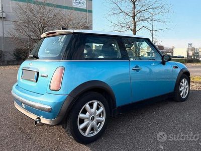Begagnad Mini Cooper 116 HK (85 kW) 2004 Blå Halvkombi