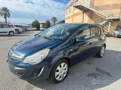 Używany Opel Corsa Edition 75 KM (55 kW) 2014 Niebieski Hatchback