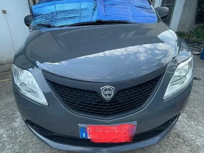 Usata Lancia Ypsilon 69 CV (50 kW) 2018 Grigio Utilitaria