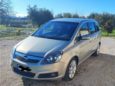 Usata Opel Zafira 2007 Grigio Monovolume