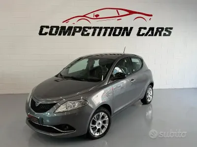 Usata Lancia Ypsilon Gold 69 CV (50 kW) 2016 Grigio Utilitaria