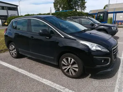 Usata Peugeot 3008 120 CV (88 kW) 2015 Nero Station wagon