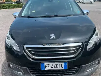 Usata Peugeot 2008 120 CV (88 kW) 2015 Nero SUV
