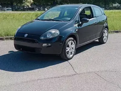 Usado Fiat Punto Easy 69 CV (50 kW) 2013 Negro Utilitario
