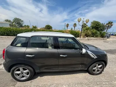 Usata Mini Cooper D Countryman 111 CV (81 kW) 2012 Grigio SUV