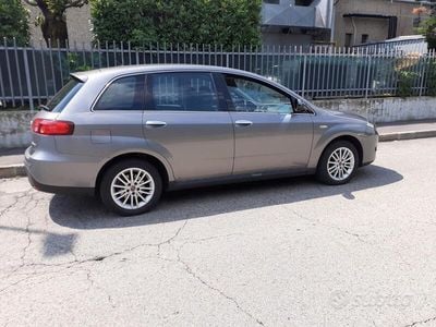 Usata Fiat Croma 150 CV (110 kW) 2008 Grigio Station wagon