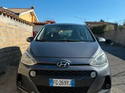 Gebraucht Hyundai i10 69 PS (50 kW) 2017 Grau Kleinwagen