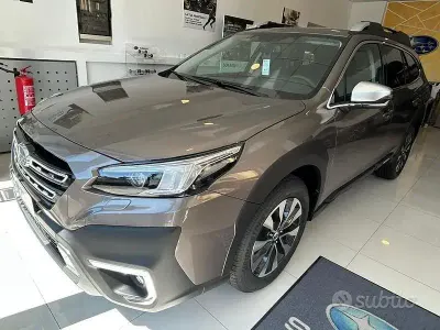 Nuova Subaru Outback Premium 2026 Grigio Station wagon