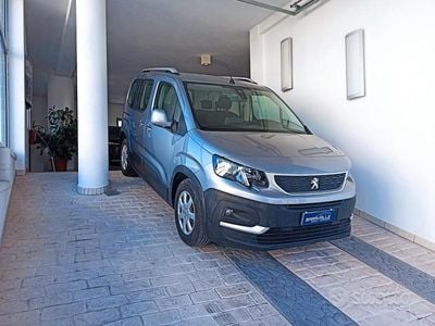 Begagnad Peugeot Rifter Active 102 HK (75 kW) 2019 Grå Minibuss