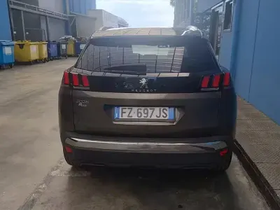 Usata Peugeot 3008 131 CV (96 kW) 2020 Verde SUV