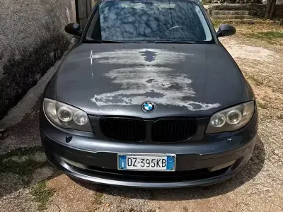 Usata BMW 118 122 CV (89 kW) 2006 Grigio Utilitaria