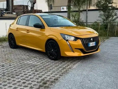 Usata Peugeot 208 75 CV (55 kW) 2021 Giallo Utilitaria