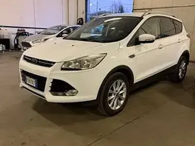 Usata Ford Kuga Titanium 120 CV (88 kW) 2016 Bianco SUV
