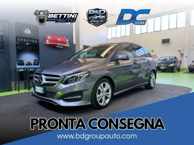 Usata Mercedes B200 Premium 136 CV (100 kW) 2018 Grigio Utilitaria