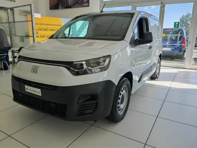 Usata Fiat Doblò 100 kW (136 CV) 2023 Bianco Monovolume