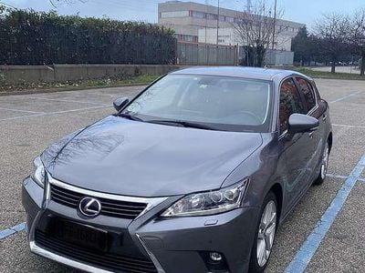 Usata 2016 Lexus CT200h Luxury Line Berlina | 14.000 €