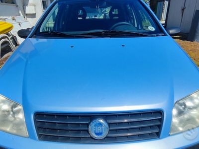 Usata Fiat Punto 80 CV (58 kW) 2005 Blu Utilitaria