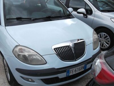 Lancia Ypsilon