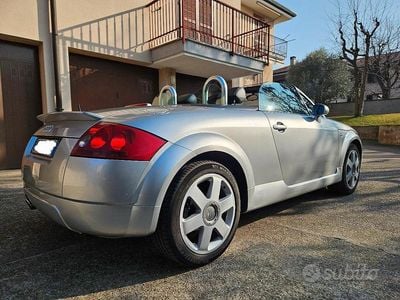 Usata Audi TT Roadster Ambiente 180 CV (132 kW) 2001 Grigio Cabrio