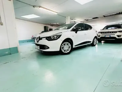 Usado Renault Clio IV Zen 90 CV (66 kW) 2016 Blanco Berlina