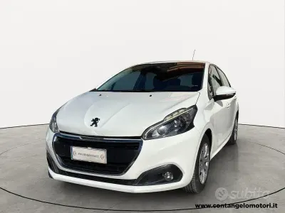 Gebraucht Peugeot 208 Active 75 PS (55 kW) 2018 Weiß Kleinwagen