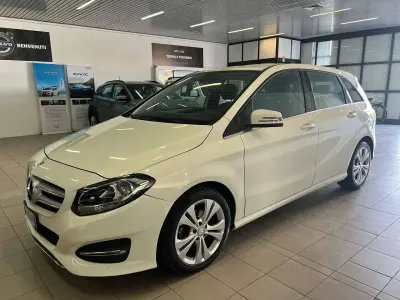 Usata Mercedes B180 109 CV (80 kW) 2015 Bianco Utilitaria
