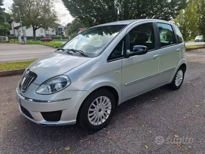 Gebraucht Lancia Musa Gold 95 PS (69 kW) 2012 Grau Van / Kleinbus