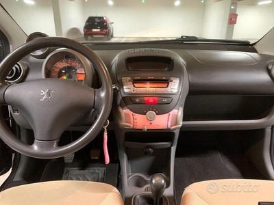 Usata Peugeot 107 54 CV (39 kW) 2007 Grigio Utilitaria