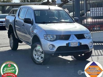 Grigio Usata 2009 Mitsubishi L200 Invite Pick-up | 14.800 € (Buon prezzo)