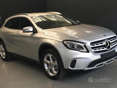 Usata Mercedes GLA200 156 CV (114 kW) 2019 Grigio SUV