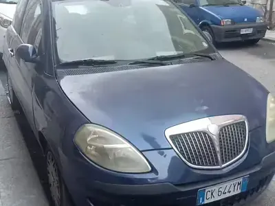 Usata Lancia Ypsilon 80 CV (58 kW) 2004 Blu Utilitaria