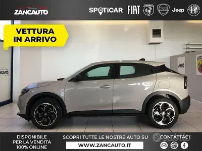 Occasion Alfa Romeo Junior 114 kW (156 ch) 2025 Beige SUV