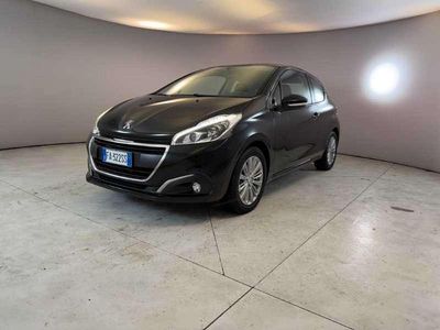 Usata Peugeot 208 Access 82 CV (60 kW) 2015 Nero perla Utilitaria