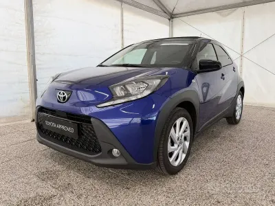 Usata Toyota Aygo X Trend 72 CV (52 kW) 2022 Blu SUV