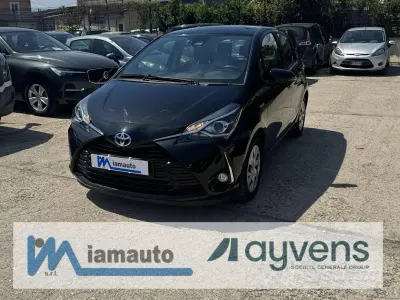 Usata Toyota Yaris Hybrid Business Edition 92 CV (67 kW) 2019 Nero Berlina