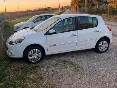 Usata Renault Clio II 75 CV (55 kW) 2011 Bianco Berlina