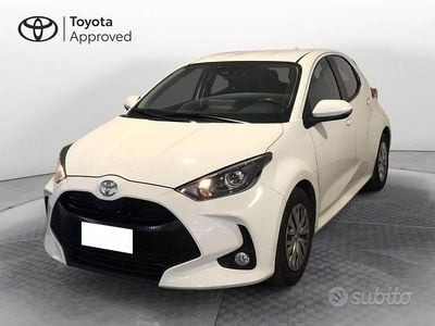 Usata Toyota Yaris Active 72 CV (52 kW) 2023 Bianco Utilitaria