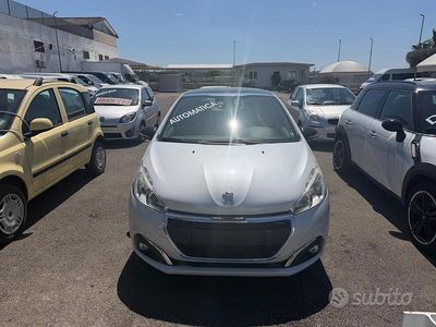 Usata Peugeot 208 GT-line 110 CV (80 kW) 2015 Bianco Utilitaria