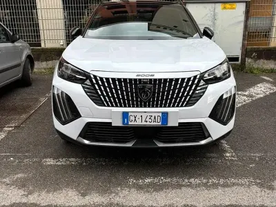 Usata Peugeot 2008 GT-line 131 CV (96 kW) 2023 Bianco SUV