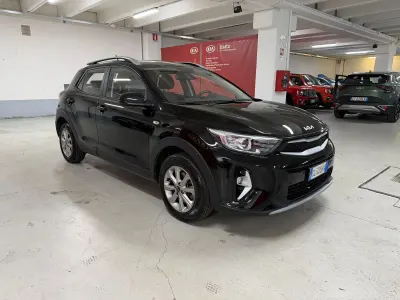 Usata Kia Stonic Urban 82 CV (60 kW) 2022 Aurora black pear SUV