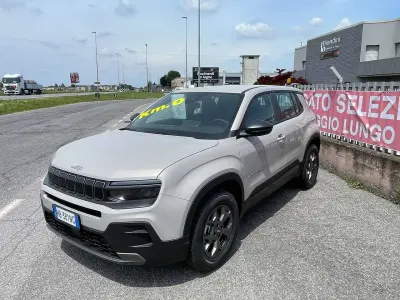 Nuova Jeep Avenger Longitude 101 CV (74 kW) 2026 Grigio SUV